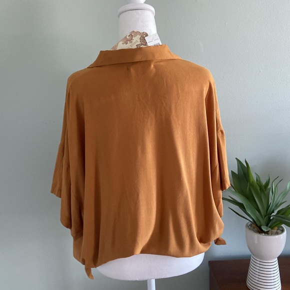 NWT Band of Gypsies Ochre Gold Tie Waist Button Down Blouse Size Small - Picture 4 of 8